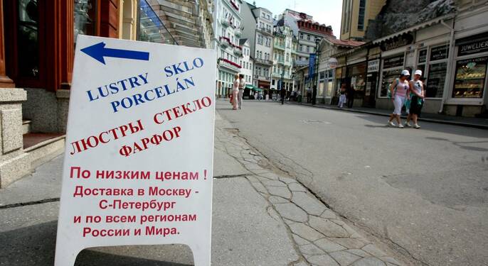 Konečná ve Varech. Sankce urychlí odchod Rusů z lázeňského města